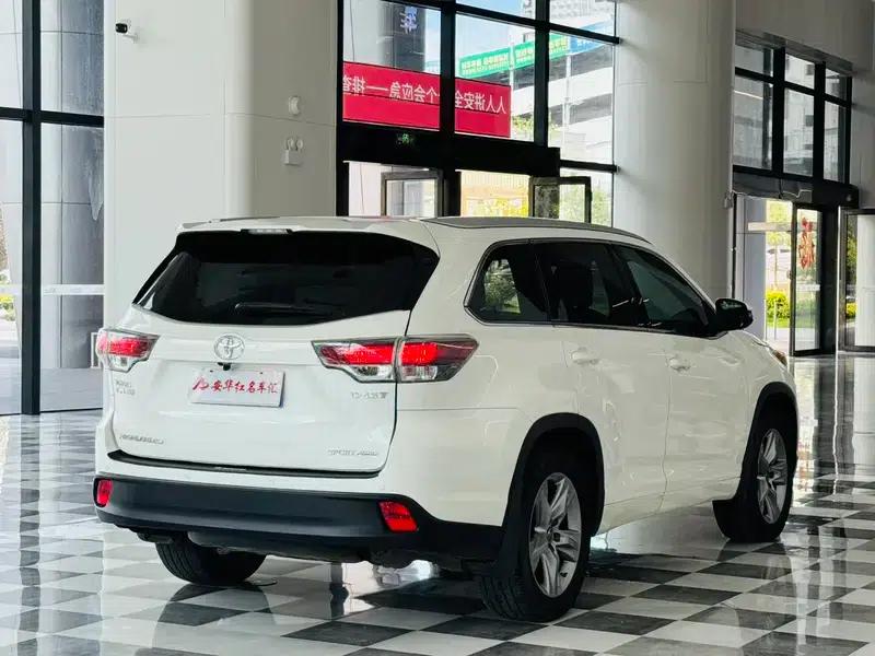 2017 Highlander 2.0T AWD Luxury 7-seater — миниатюра 5