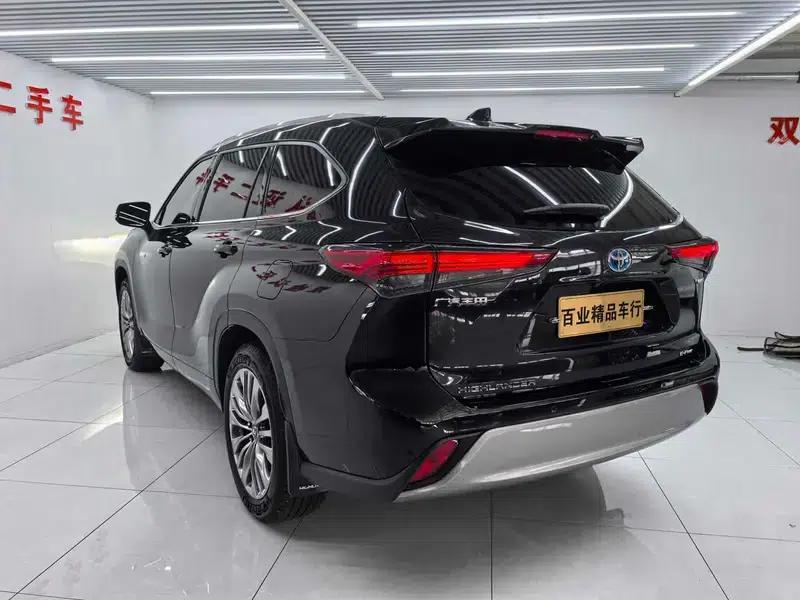 2022 Toyota Highlander Hybrid 2.5L AWD Premium 7-Seater — миниатюра 4
