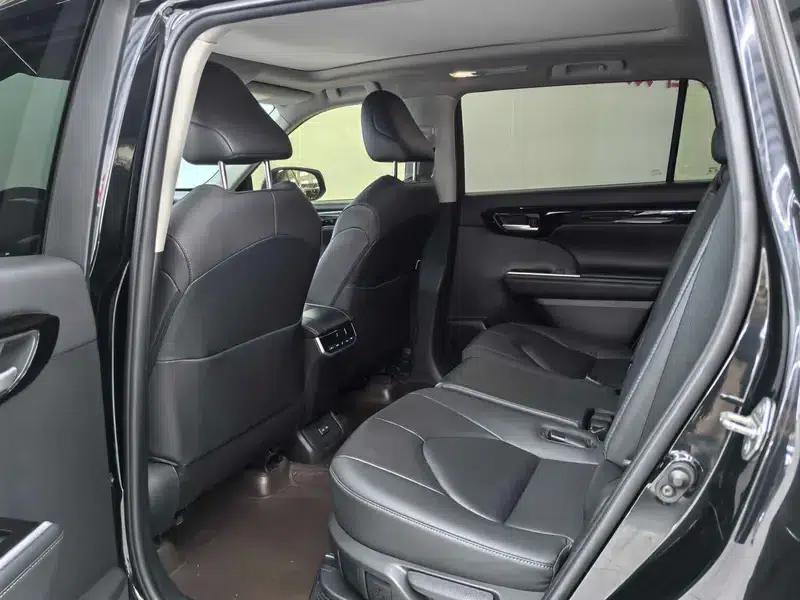 2022 Toyota Highlander Hybrid 2.5L AWD Premium 7-Seater — миниатюра 9