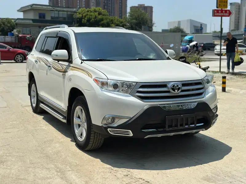 2013 Highlander 2.7L 2WD 5-seater Purple Gold Edition — миниатюра 3