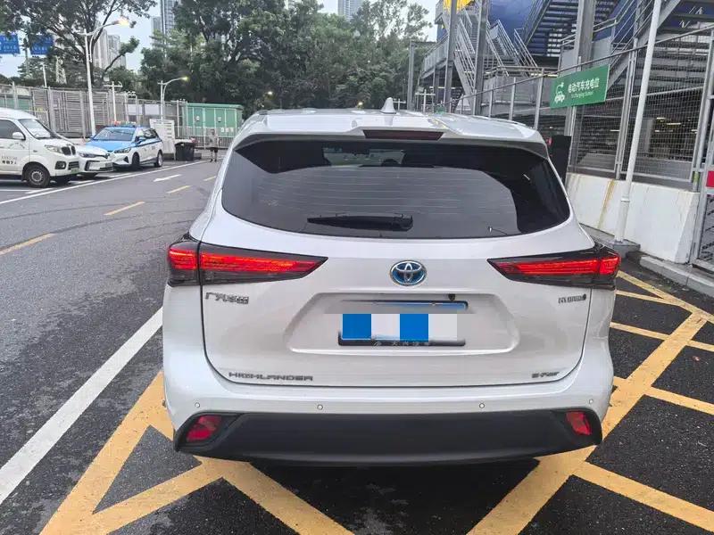 2022 Toyota Highlander Hybrid 2.5L AWD Elite 7-Seater — миниатюра 3