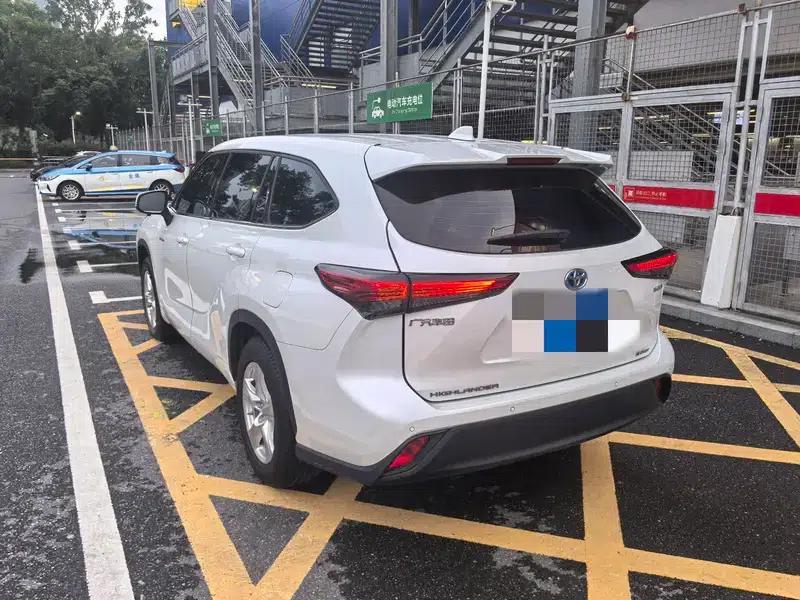 2022 Toyota Highlander Hybrid 2.5L AWD Elite 7-Seater — миниатюра 5