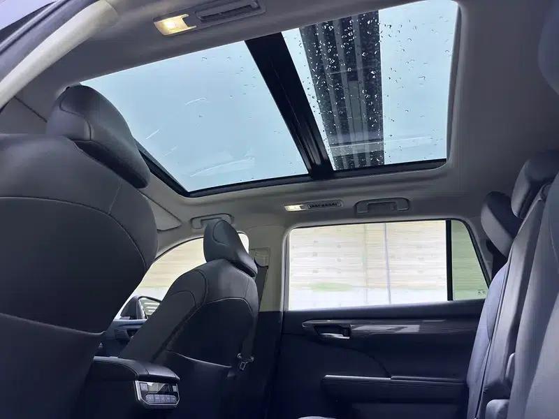 2022 Toyota Highlander Hybrid 2.5L AWD Supreme Edition 7-Seater — миниатюра 14