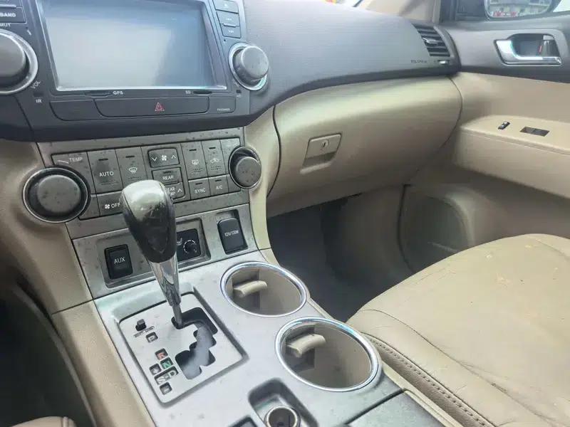 Highlander 2009 2.7L 2WD 7-seater Luxury Edition — миниатюра 8
