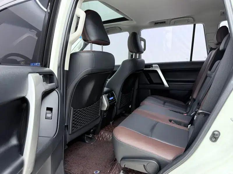 2019 Prado 3.5L Automatic TX-L Premium Edition with Rear-mounted Spare Tire — миниатюра 17