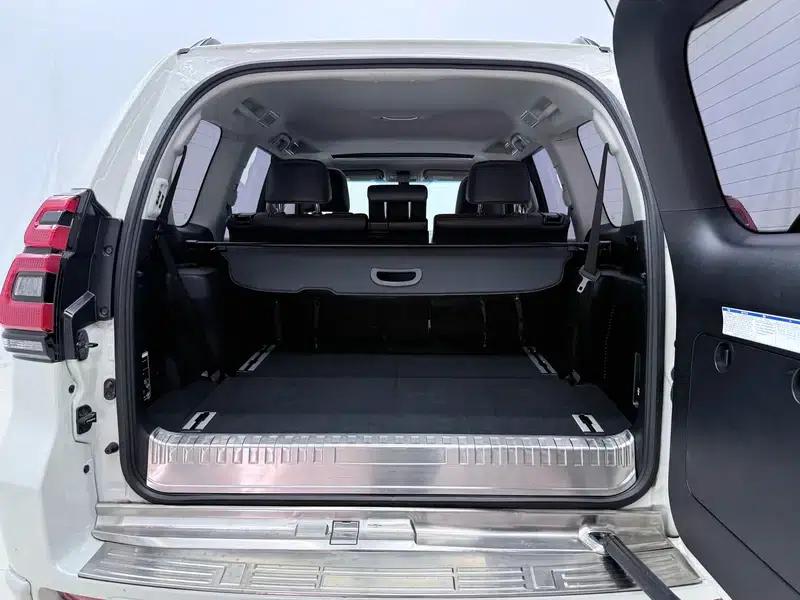 2019 Prado 3.5L Automatic TX-L Premium Edition with Rear-mounted Spare Tire — миниатюра 18