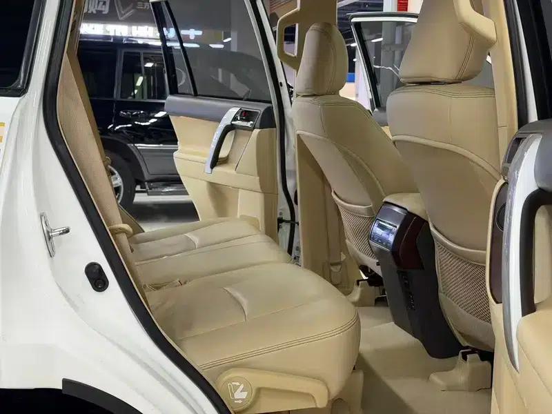 2014 Prado 4.0L Automatic VX — миниатюра 17