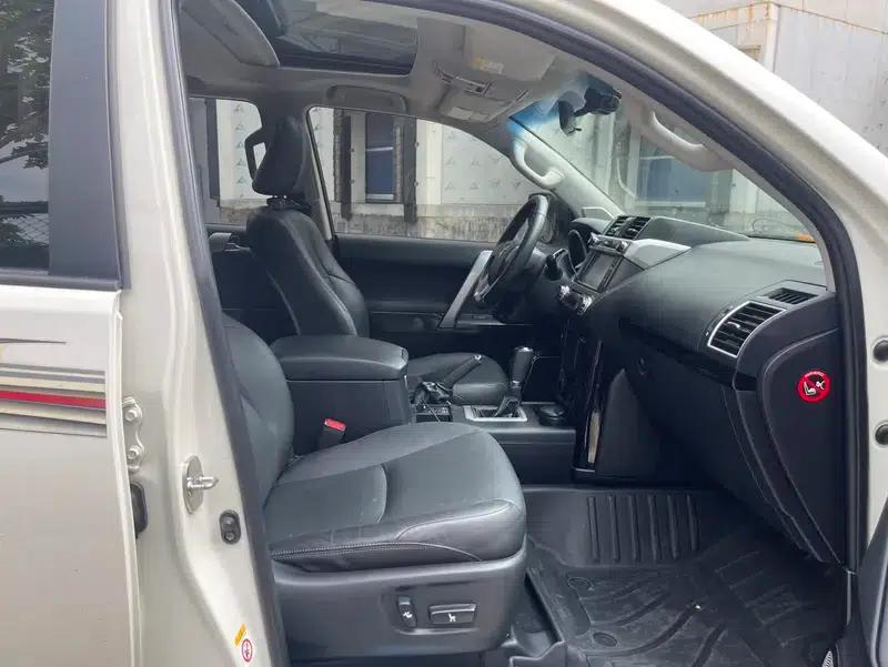 2016 Prado 2.7L Automatic Luxury Edition — миниатюра 17