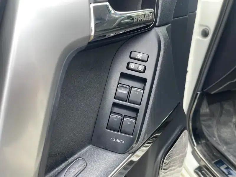 2016 Prado 2.7L Automatic Luxury Edition — миниатюра 29
