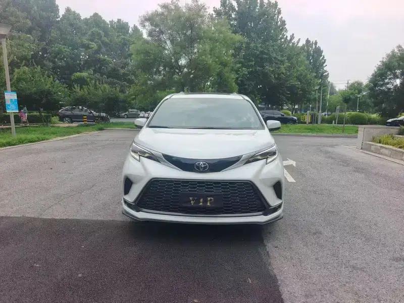2024 Grevia Intelligent Hybrid Dual Engine 2.5L Two-Wheel Drive Premium PLUS Edition — миниатюра 2