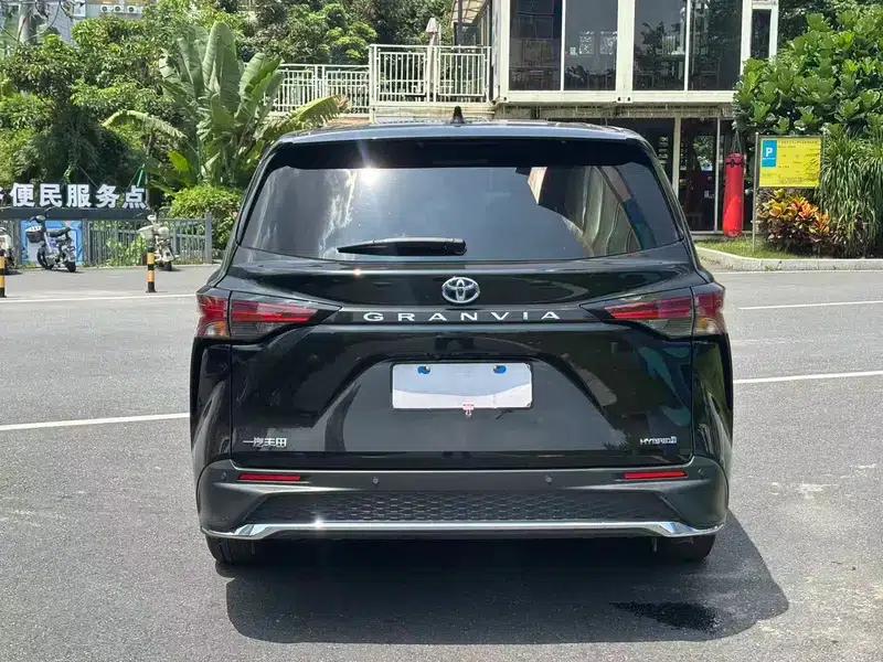 2023 Grevia Intelligent Hybrid Dual Engine 2.5L Comfort Edition — миниатюра 5