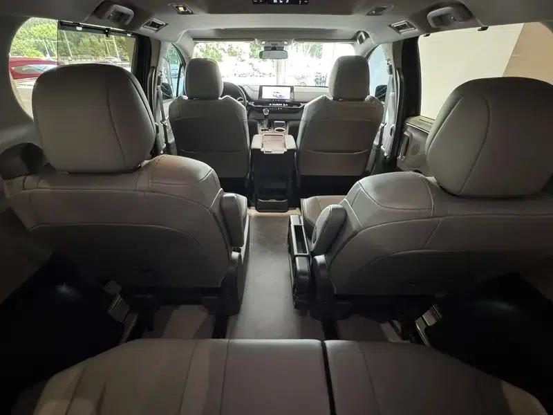 2024 Grevia Intelligent Hybrid Dual Engine 2.5L Two-Wheel Drive Comfort Edition — миниатюра 11
