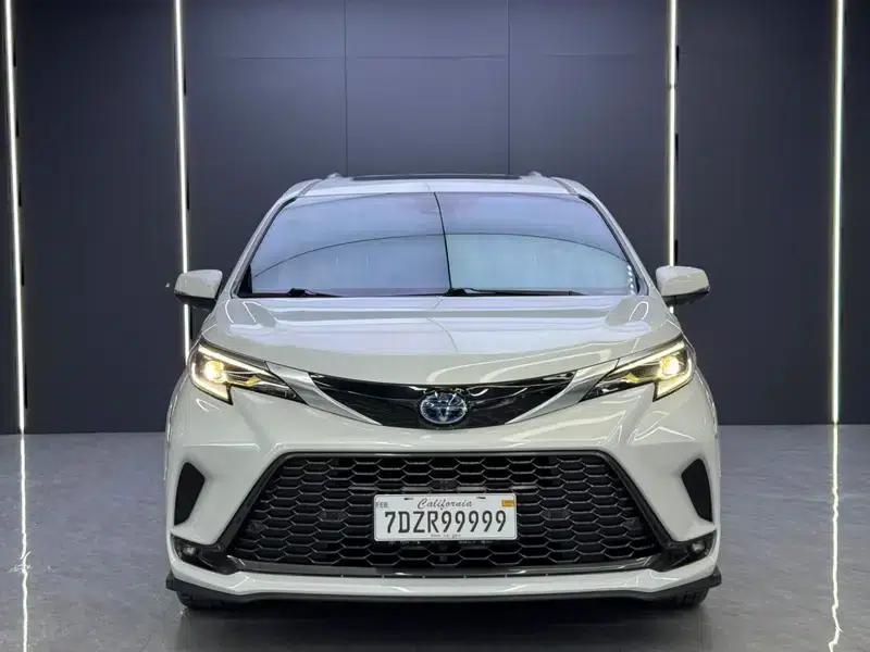 2024 Grevia Intelligent Hybrid Dual Engine 2.5L Two-Wheel Drive Premium PLUS Edition — миниатюра 2