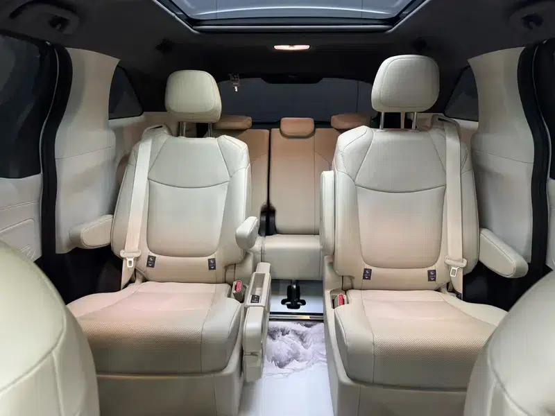 2024 Grevia Intelligent Hybrid Dual Engine 2.5L Two-Wheel Drive Premium PLUS Edition — миниатюра 10