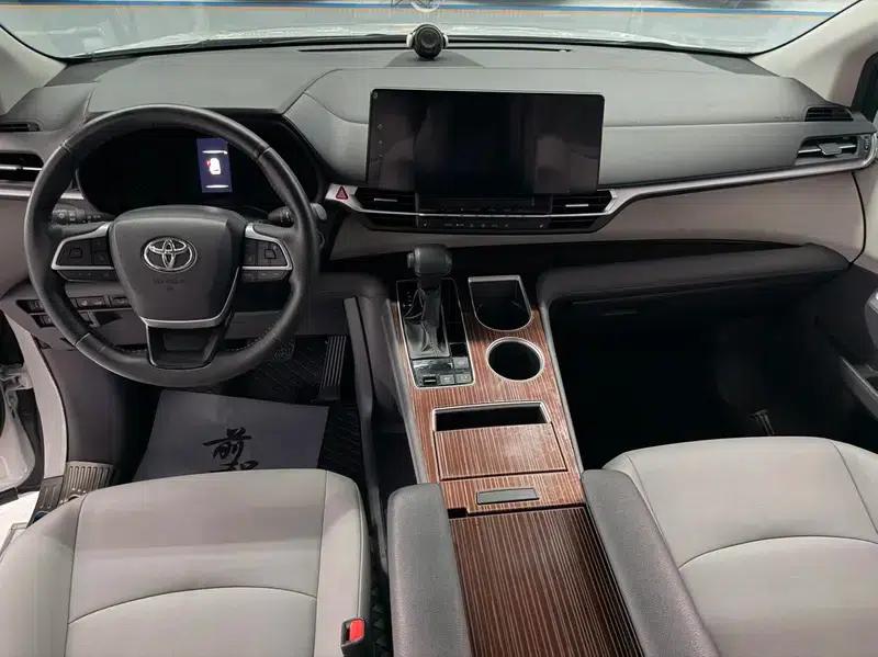 2024 Grevia Intelligent Hybrid Dual Engine 2.5L Two-Wheel Drive Comfort Edition — миниатюра 12