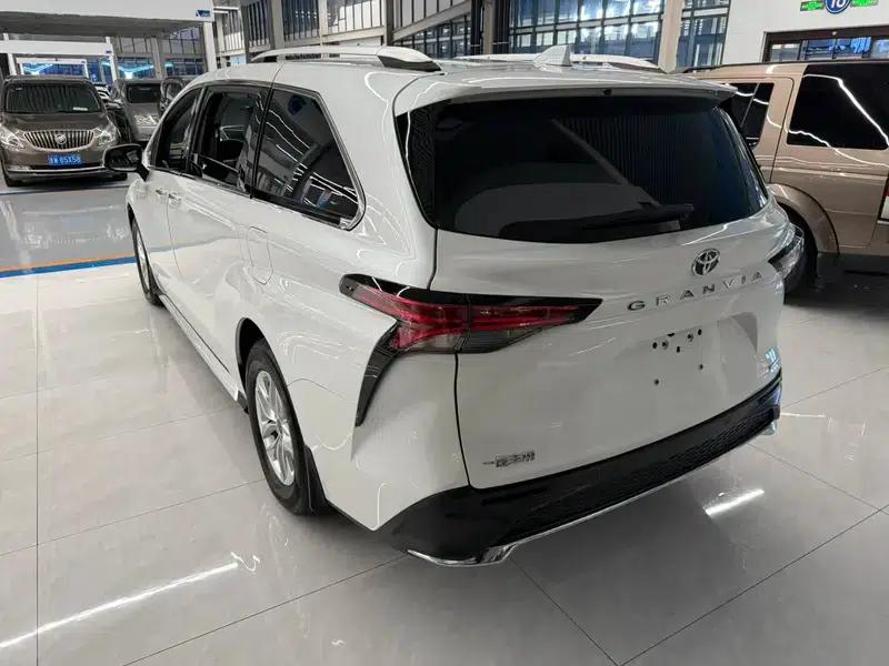 2024 Grevia Intelligent Hybrid Dual Engine 2.5L Two-Wheel Drive Comfort Edition — миниатюра 4