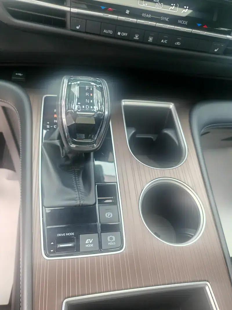 2024 Grevia Intelligent Hybrid Dual Engine 2.5L Two-Wheel Drive Luxury Edition — миниатюра 17