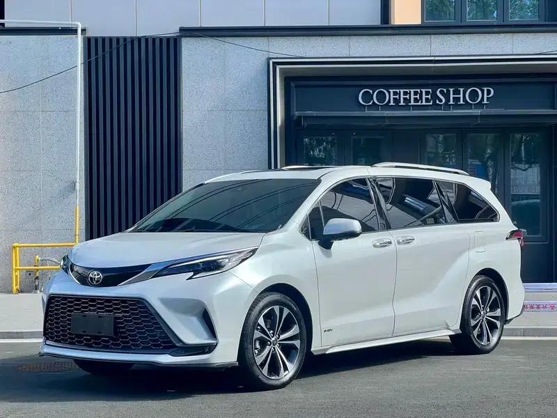 2024 Grevia Intelligent Hybrid Dual Engine 2.5L Two-Wheel Drive Premium ULTRA Edition — миниатюра 1