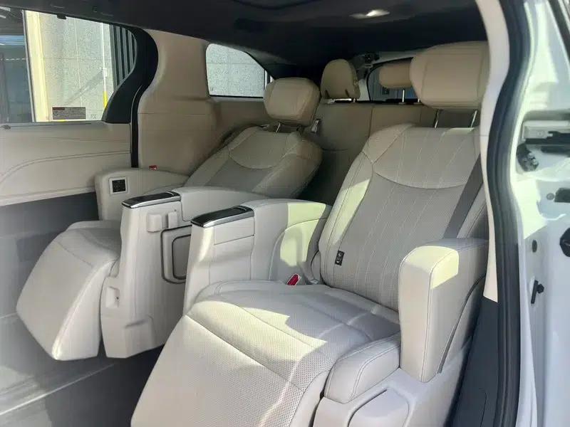 2024 Grevia Intelligent Hybrid Dual Engine 2.5L Two-Wheel Drive Premium ULTRA Edition — миниатюра 13