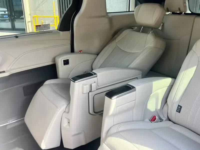 2024 Grevia Intelligent Hybrid Dual Engine 2.5L Two-Wheel Drive Premium ULTRA Edition — миниатюра 14