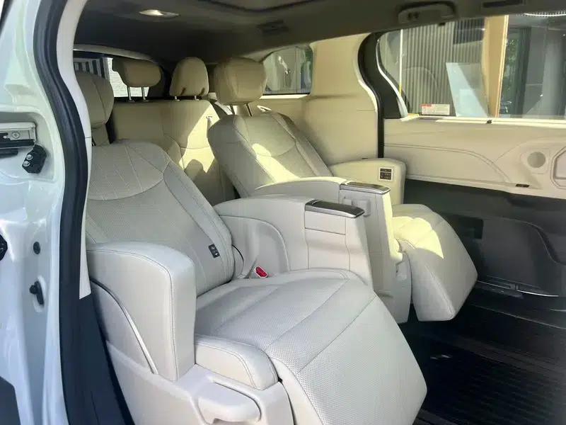 2024 Grevia Intelligent Hybrid Dual Engine 2.5L Two-Wheel Drive Premium ULTRA Edition — миниатюра 16