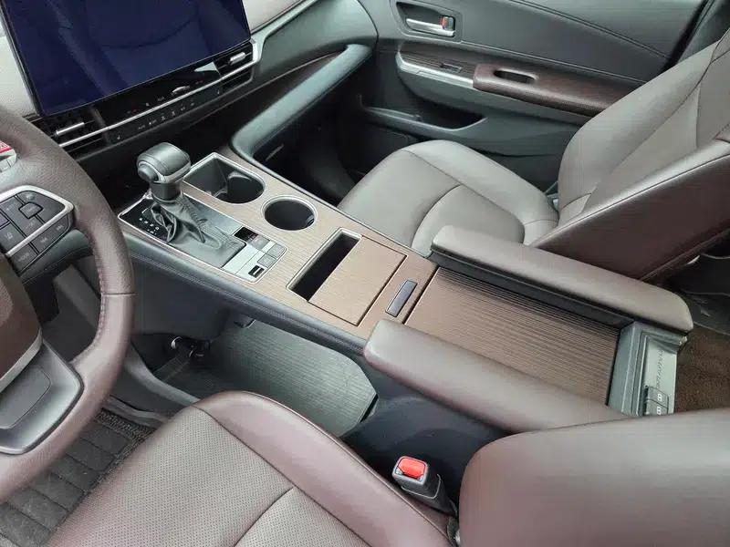 2024 Grevia Intelligent Hybrid Dual Engine 2.5L AWD Premium PLUS Edition — миниатюра 6