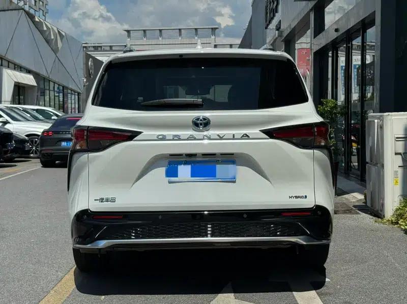 2024 Grevia Intelligent Hybrid Dual Engine 2.5L Two-Wheel Drive Comfort Edition — миниатюра 5