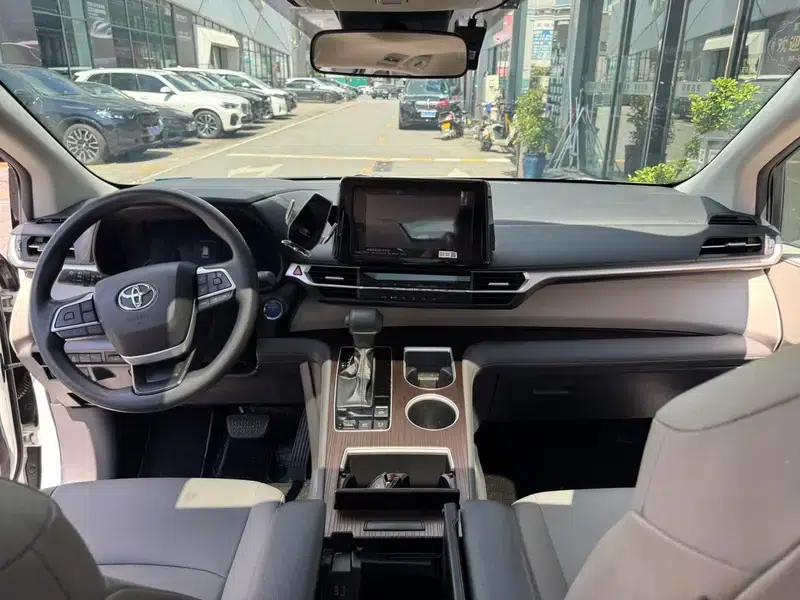 2024 Grevia Intelligent Hybrid Dual Engine 2.5L Two-Wheel Drive Comfort Edition — миниатюра 7