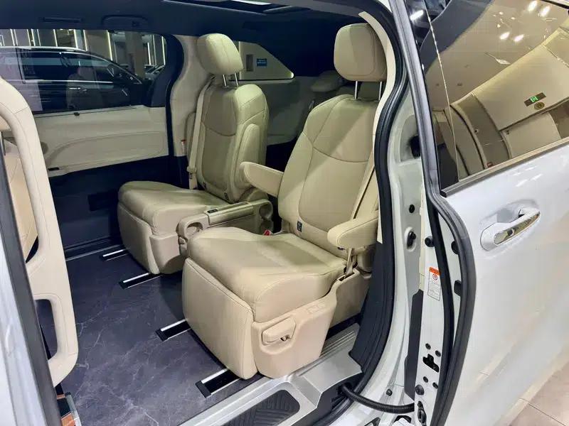 2023 Grevia Intelligent Hybrid Dual Engine 2.5L Premium PLUS — миниатюра 23
