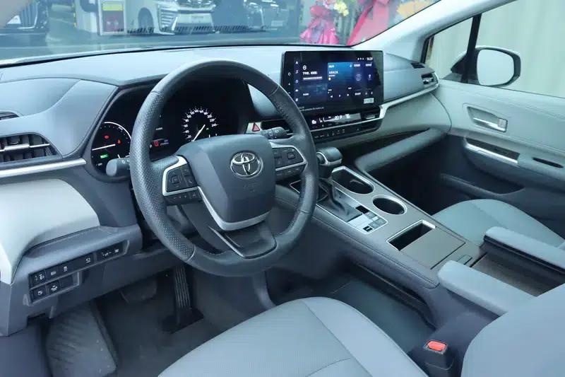 2023 Grevia Intelligent Hybrid Dual Engine 2.5L Premium PLUS — миниатюра 16