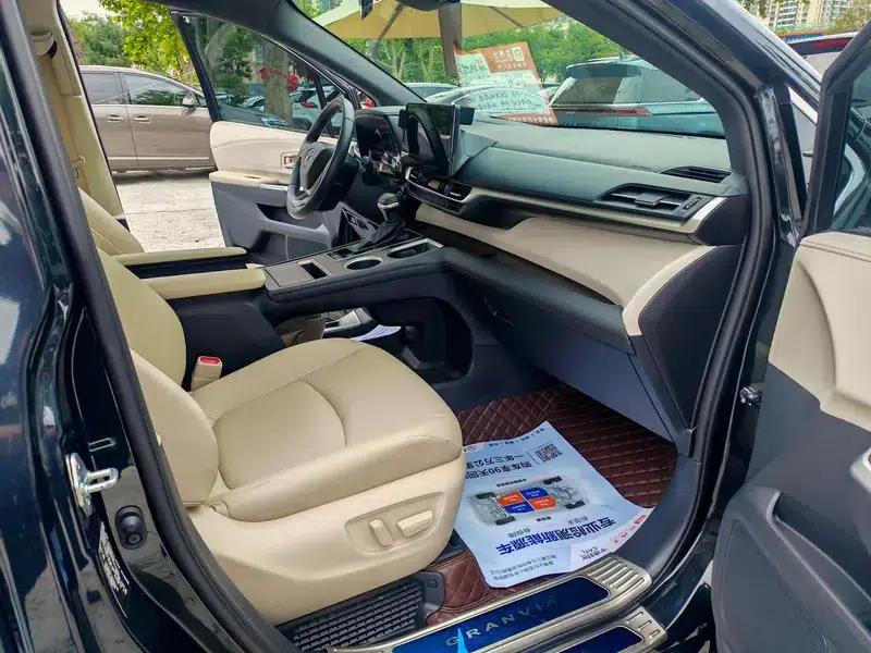 2023 Grevia Intelligent Hybrid Dual Engine 2.5L Premium PLUS — миниатюра 12