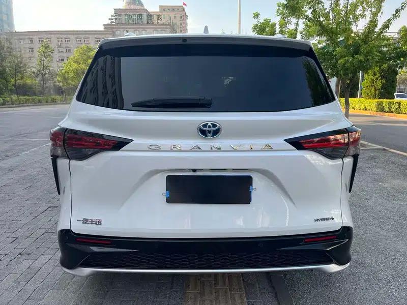 2023 Grevia Intelligent Hybrid Dual Engine 2.5L Premium PLUS — миниатюра 4