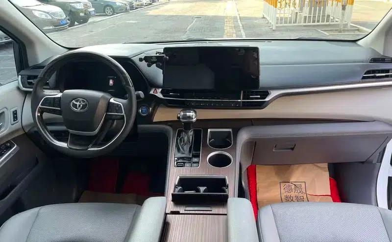 2023 Grevia Intelligent Hybrid Dual Engine 2.5L Premium PLUS — миниатюра 6