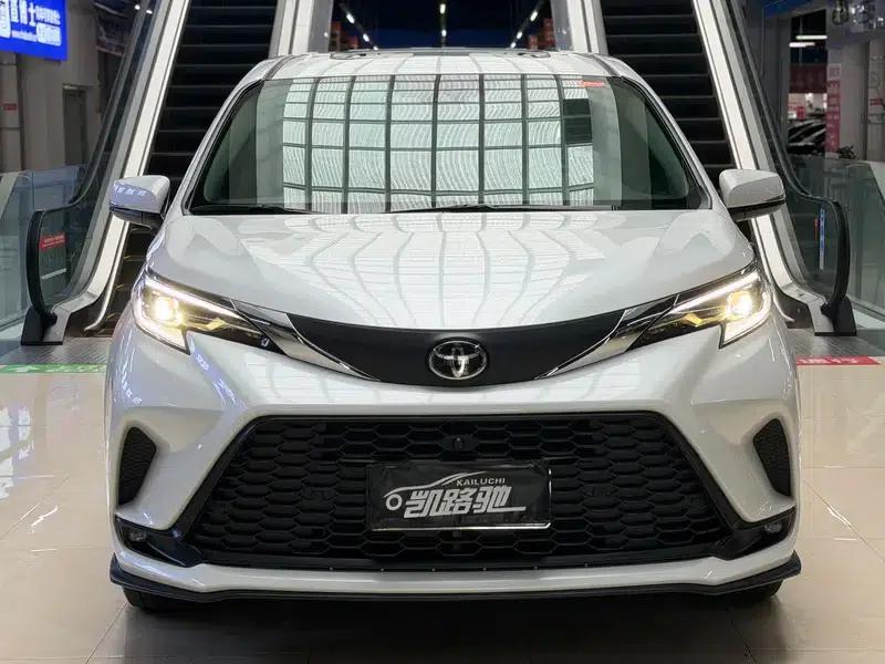 2024 Grevia Intelligent Hybrid Dual Engine 2.5L Two-Wheel Drive Comfort Edition — миниатюра 2