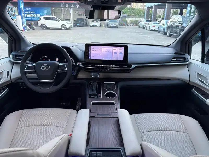 2023 Grevia Intelligent Hybrid Dual Engine 2.5L Premium PLUS — миниатюра 10