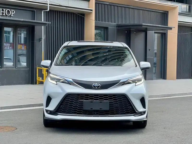 2024 Grevia Intelligent Hybrid Dual Engine 2.5L Two-Wheel Drive Comfort Edition — миниатюра 2