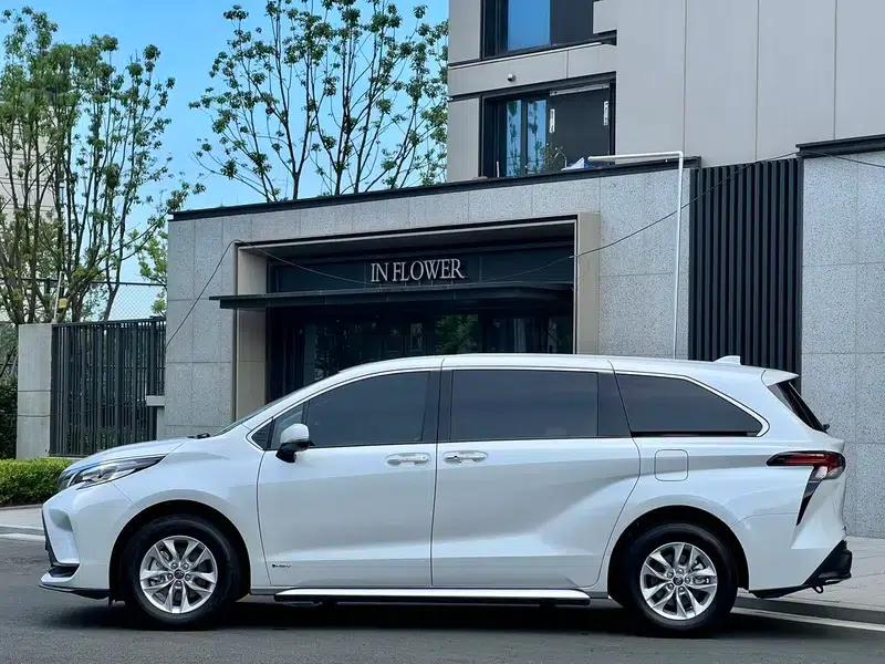 2024 Grevia Intelligent Hybrid Dual Engine 2.5L Two-Wheel Drive Comfort Edition — миниатюра 4