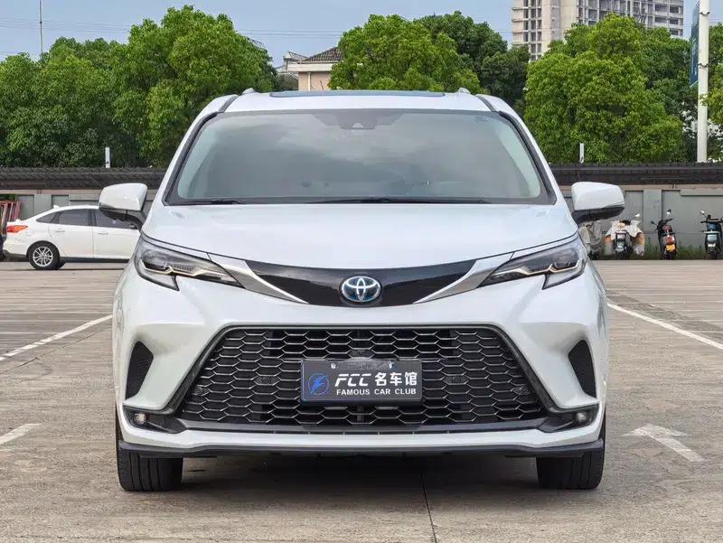 2023 Grevia Intelligent Hybrid Dual Engine 2.5L Premium PLUS — миниатюра 2