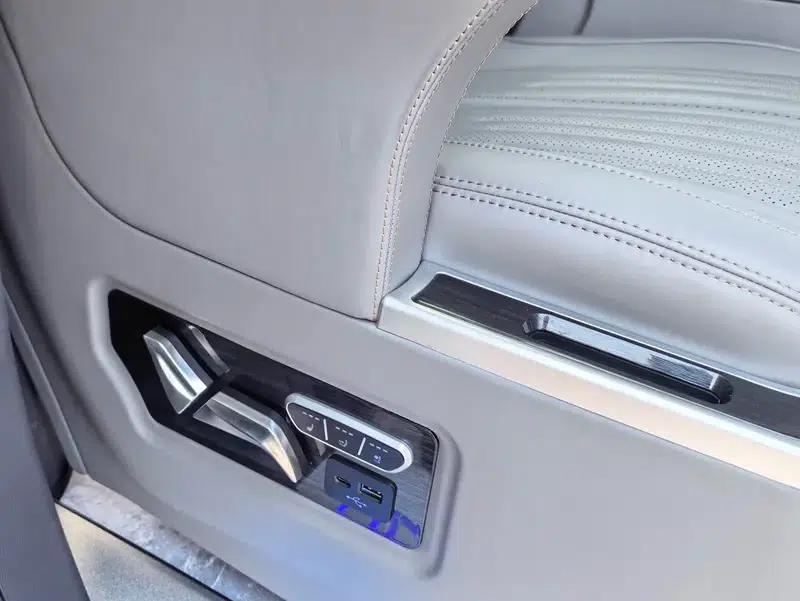 2023 Grevia Intelligent Hybrid Dual Engine 2.5L Premium PLUS — миниатюра 11