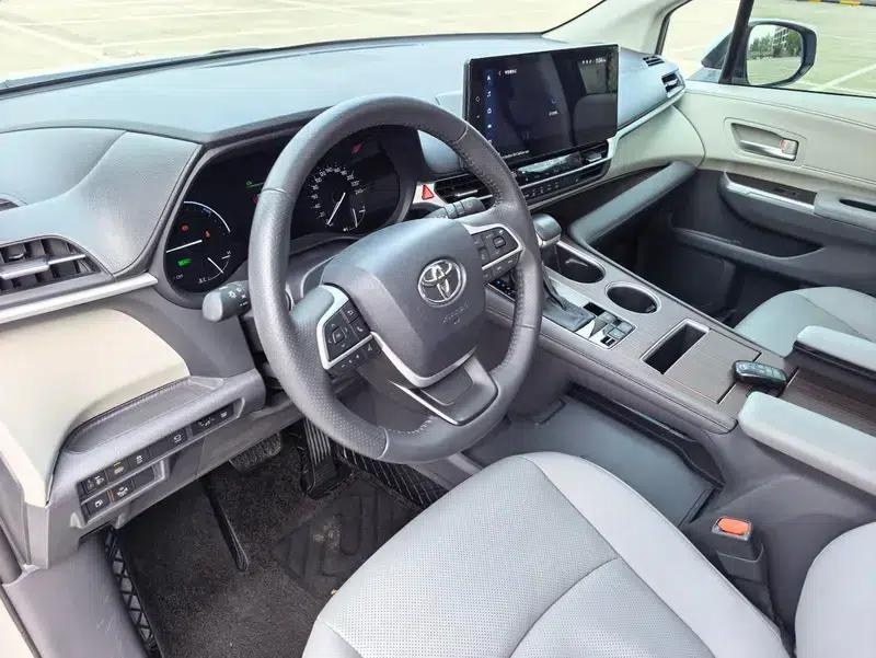 2023 Grevia Intelligent Hybrid Dual Engine 2.5L Premium PLUS — миниатюра 15