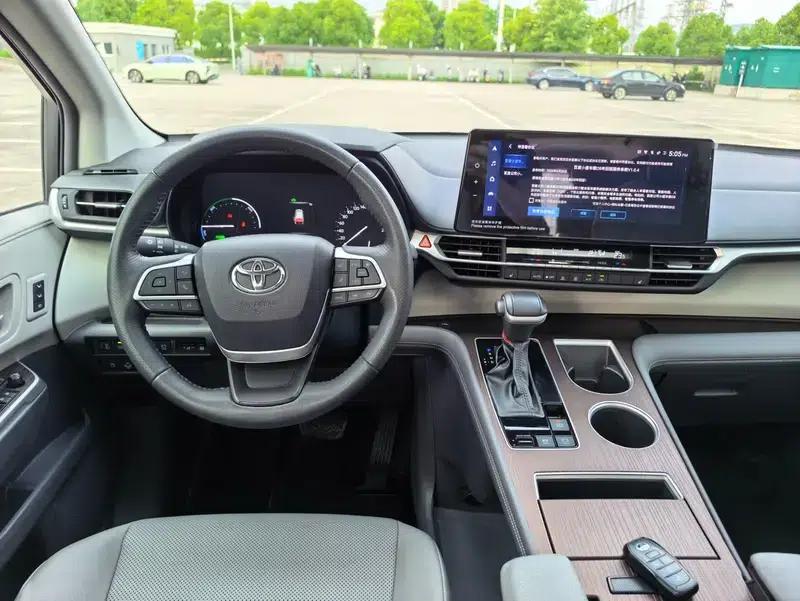 2023 Grevia Intelligent Hybrid Dual Engine 2.5L Premium PLUS — миниатюра 16