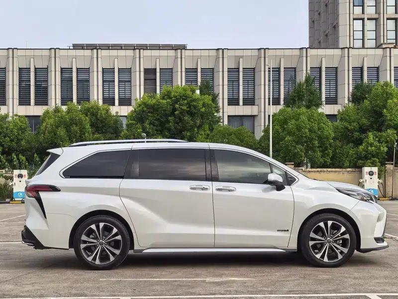2023 Grevia Intelligent Hybrid Dual Engine 2.5L Premium PLUS — миниатюра 5
