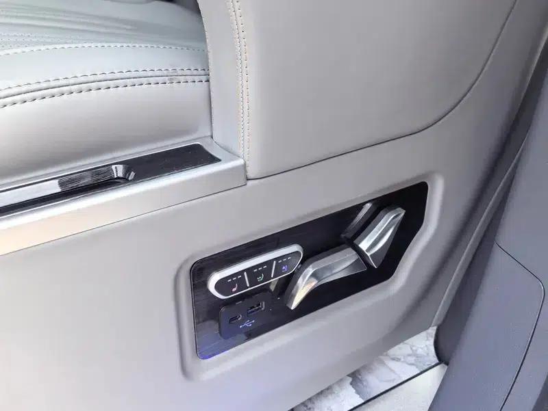 2023 Grevia Intelligent Hybrid Dual Engine 2.5L Premium PLUS — миниатюра 10
