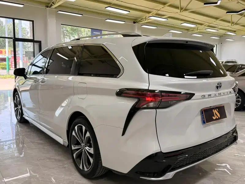2023 Grevia Intelligent Hybrid Dual Engine 2.5L Premium PLUS — миниатюра 4