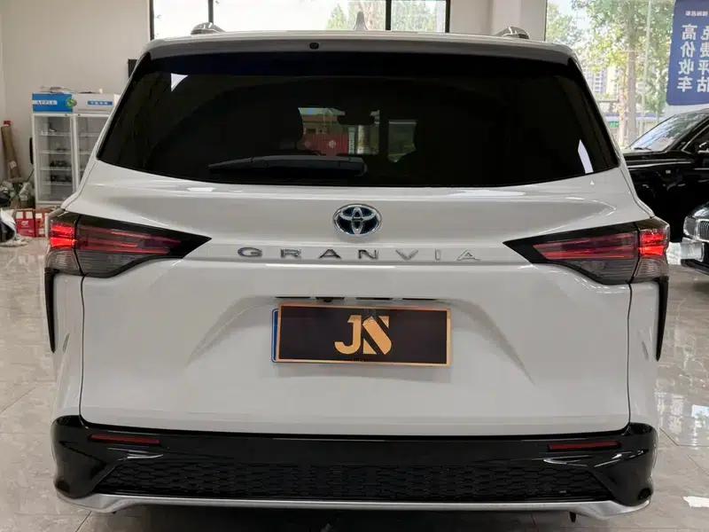 2023 Grevia Intelligent Hybrid Dual Engine 2.5L Premium PLUS — миниатюра 5