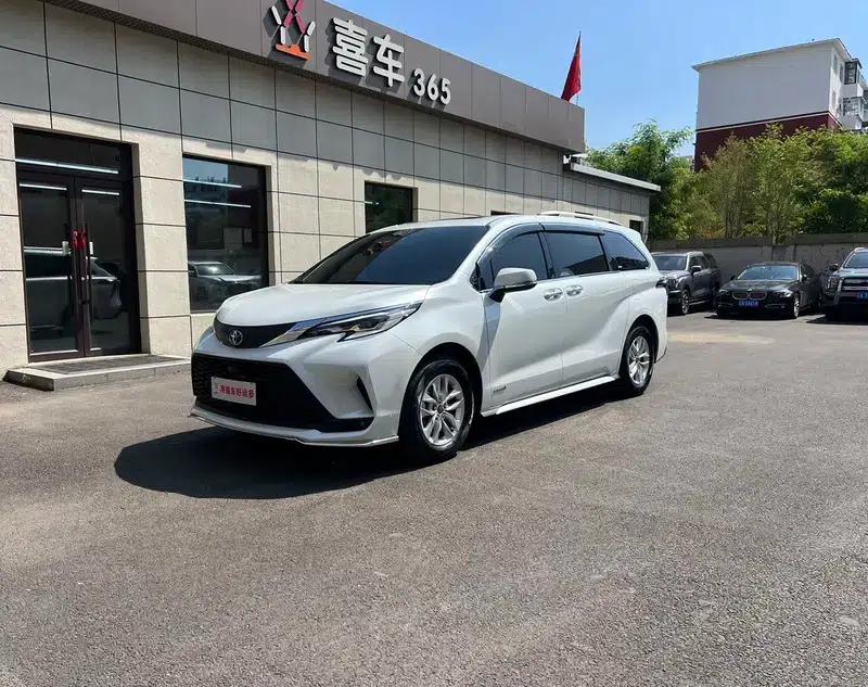 2024 Grevia Intelligent Hybrid Dual Engine 2.5L Two-Wheel Drive Comfort Edition — миниатюра 1