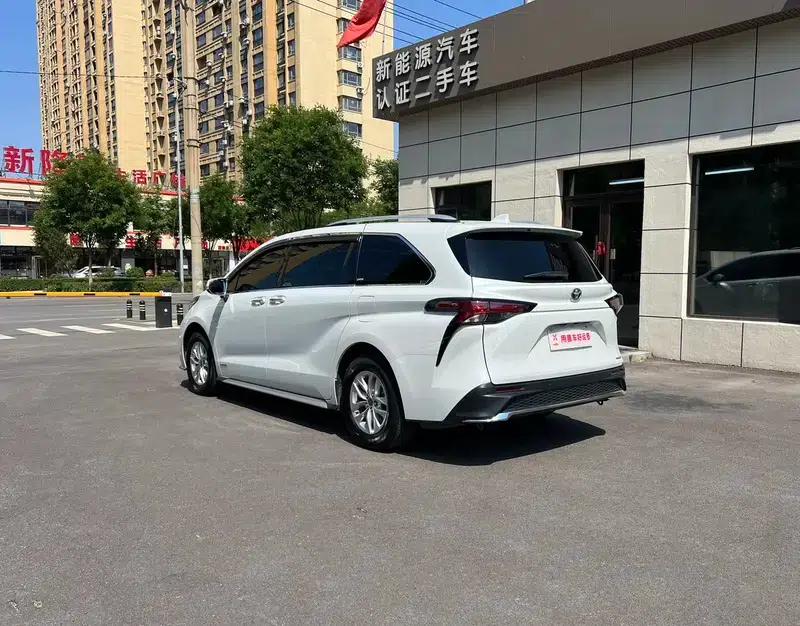 2024 Grevia Intelligent Hybrid Dual Engine 2.5L Two-Wheel Drive Comfort Edition — миниатюра 4