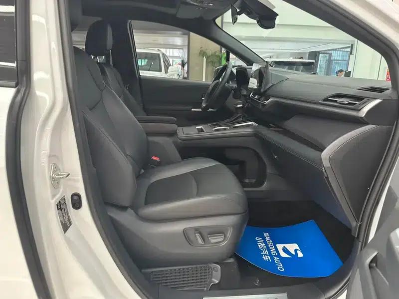 2024 Grevia Intelligent Hybrid Dual Engine 2.5L AWD Premium PLUS Edition — миниатюра 16