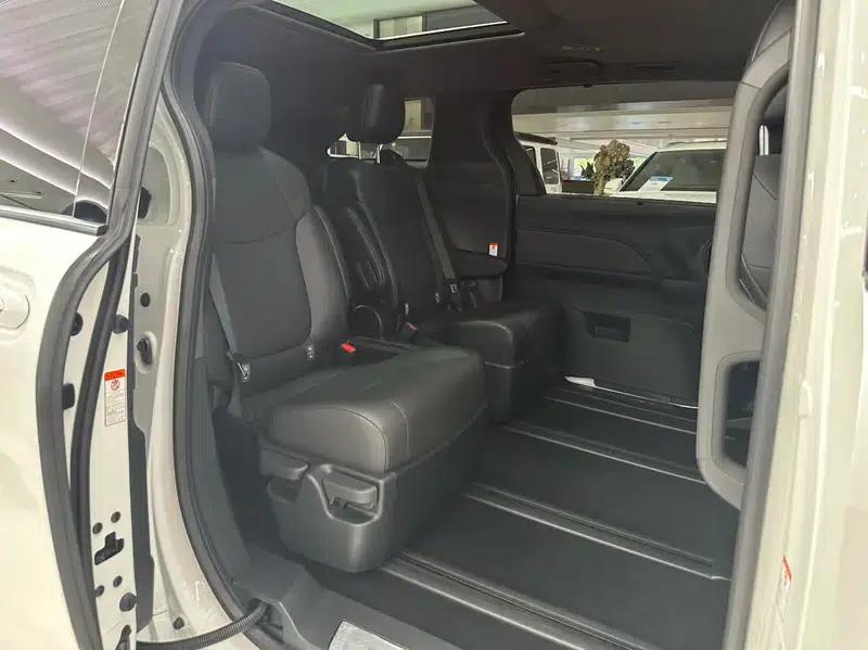 2024 Grevia Intelligent Hybrid Dual Engine 2.5L AWD Premium PLUS Edition — миниатюра 17