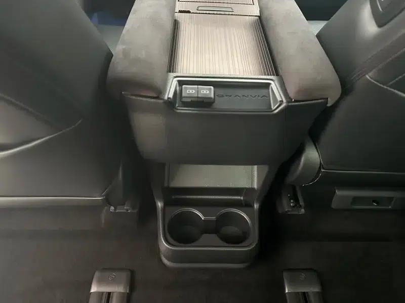 2024 Grevia Intelligent Hybrid Dual Engine 2.5L AWD Premium PLUS Edition — миниатюра 19